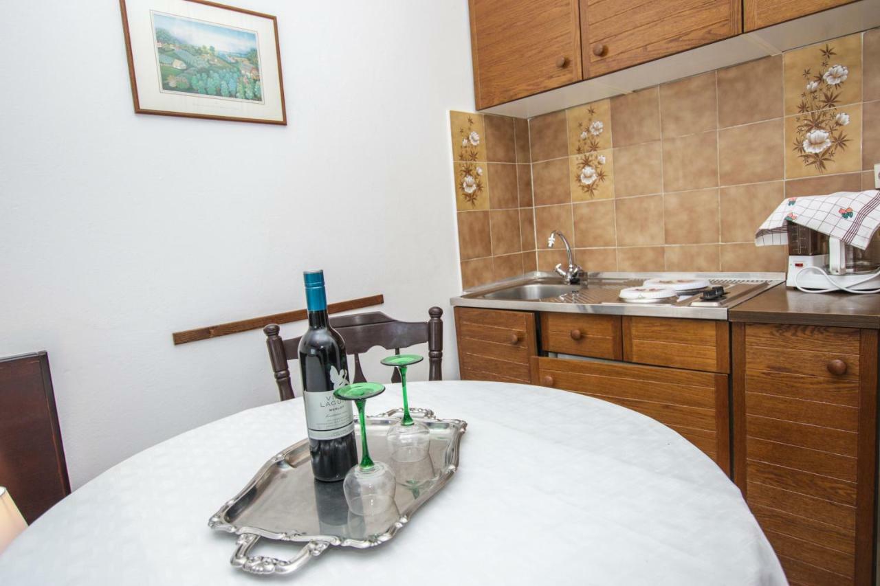 Apartmani Janja Πόρετς Εξωτερικό φωτογραφία