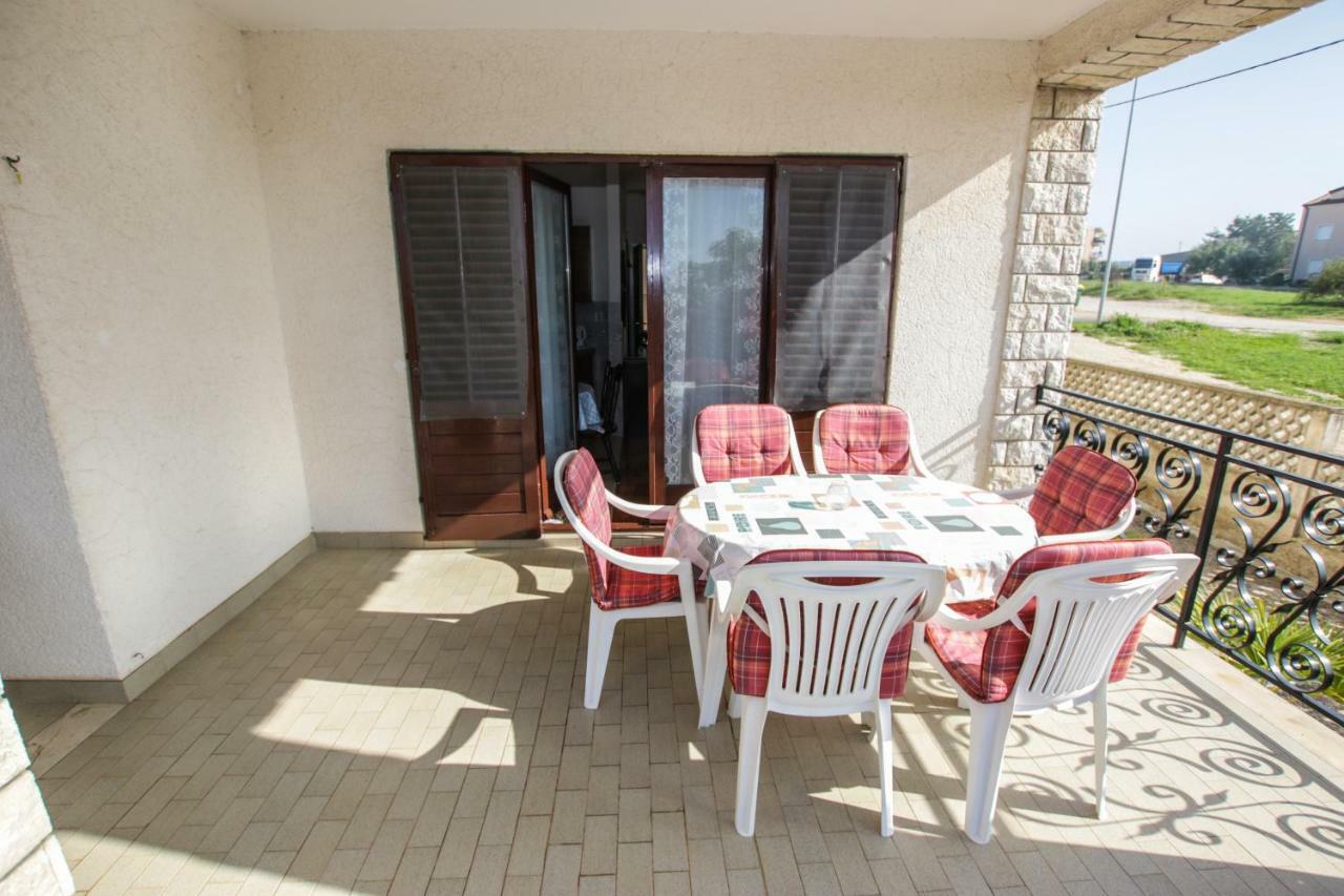 Apartmani Janja Πόρετς Εξωτερικό φωτογραφία