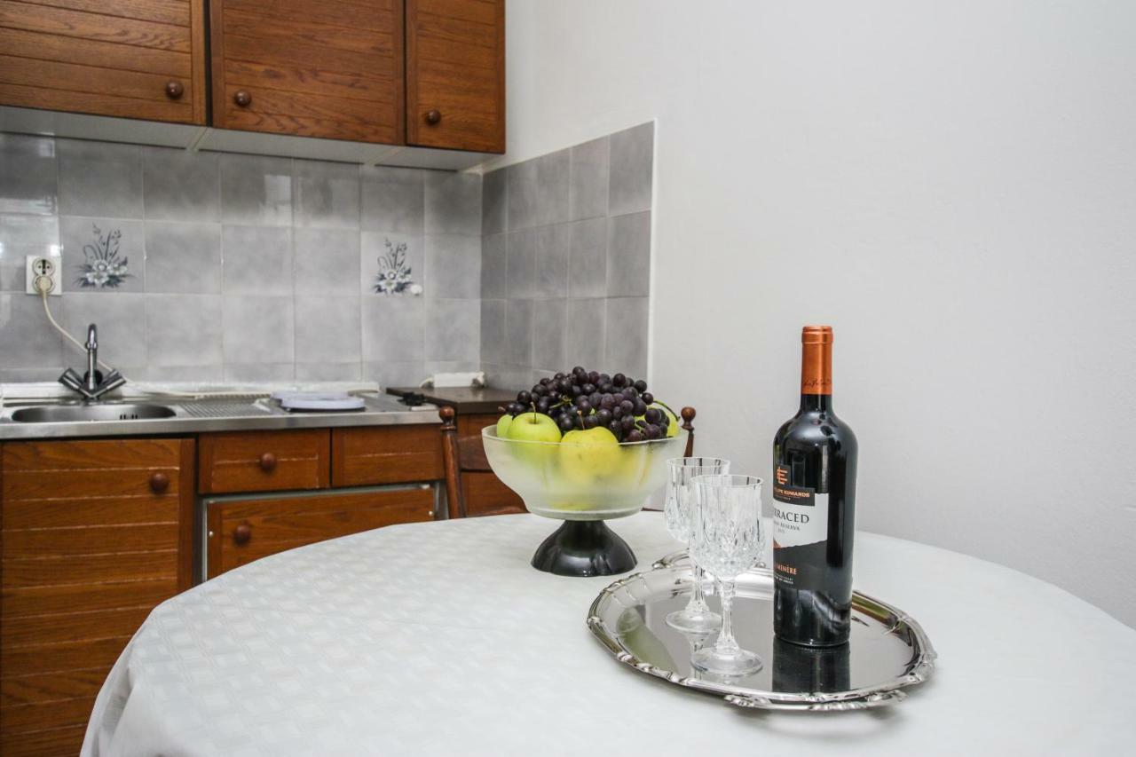 Apartmani Janja Πόρετς Εξωτερικό φωτογραφία